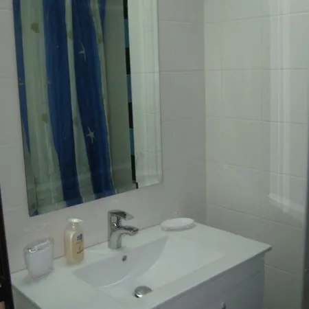 Nice View 1-bd Flat דירה