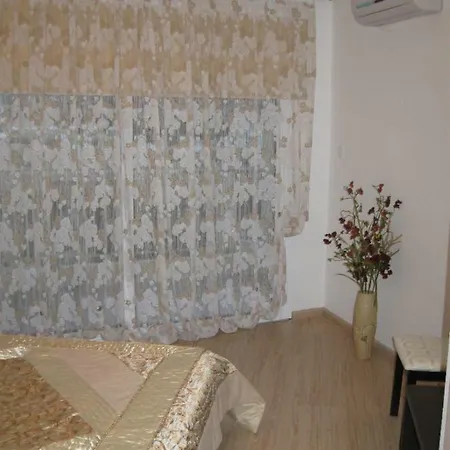 Nice View 1-bd Flat דירה