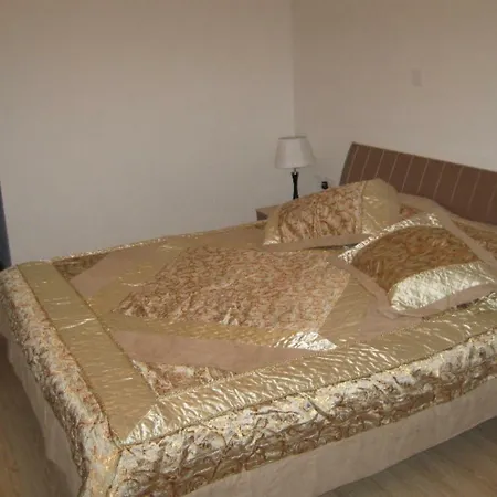 Nice View 1-bd Flat לימסול