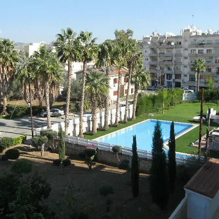 Nice View 1-bd Flat דירה